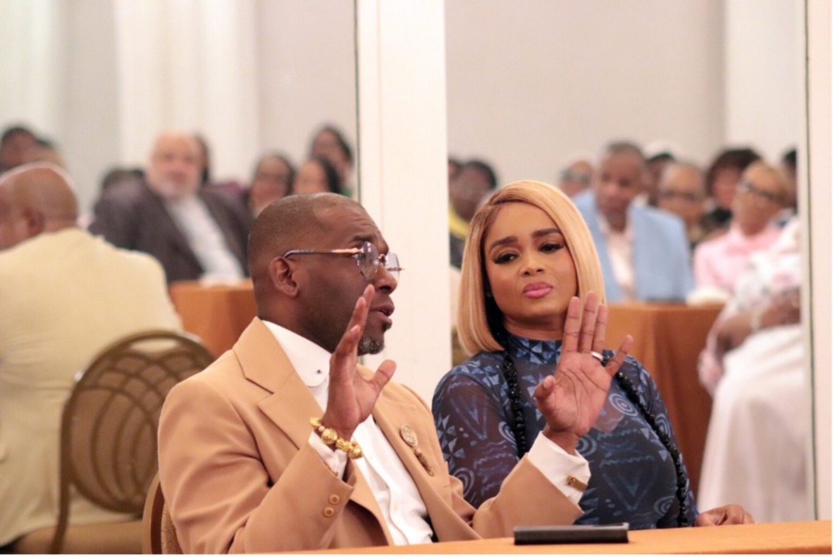 The Revs. Jamal and Karri Bryant lead a discussion for married couples in ministry